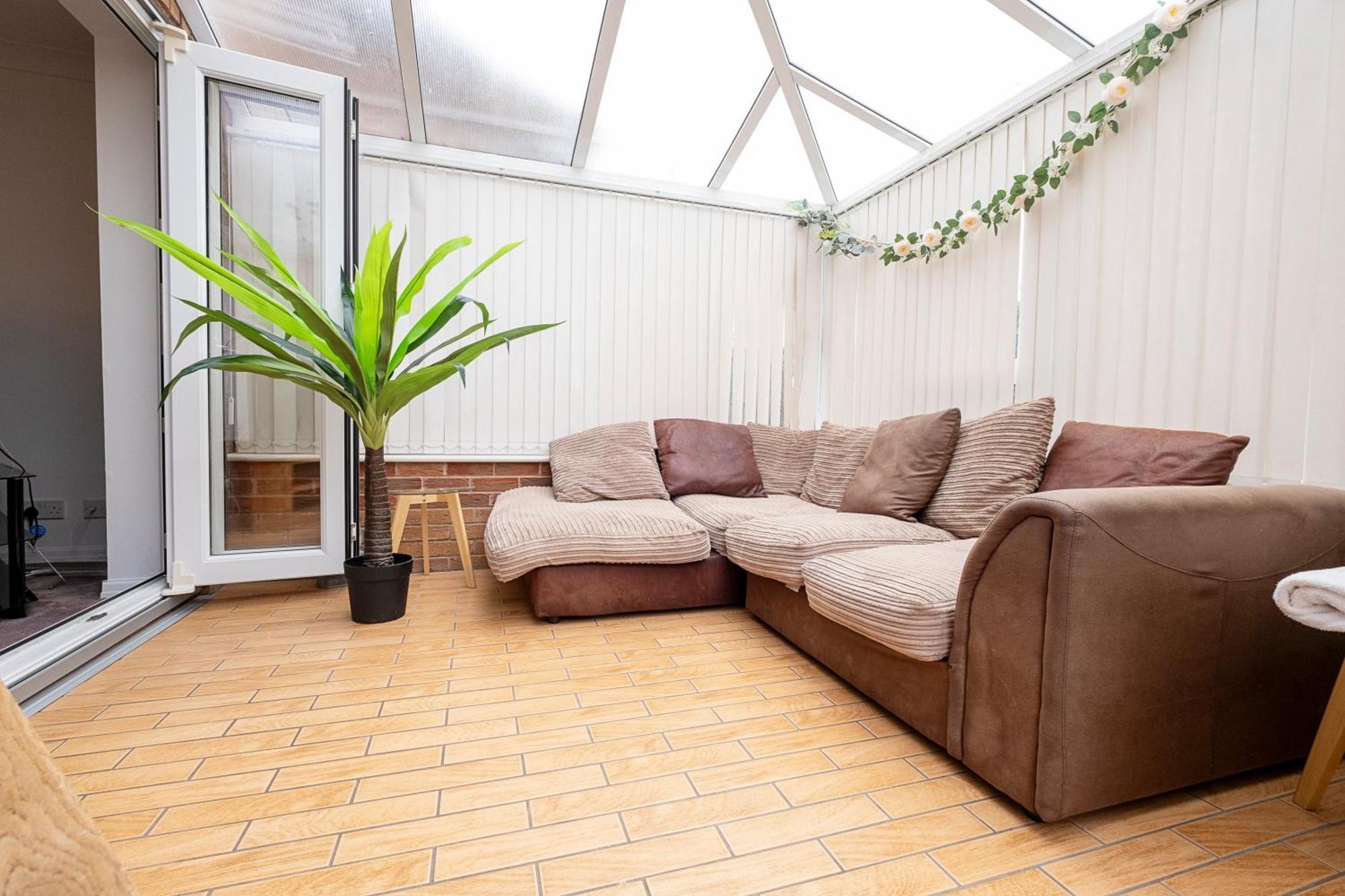 Apartment Colwell 4 Bedroom, 3 Bathroom House *